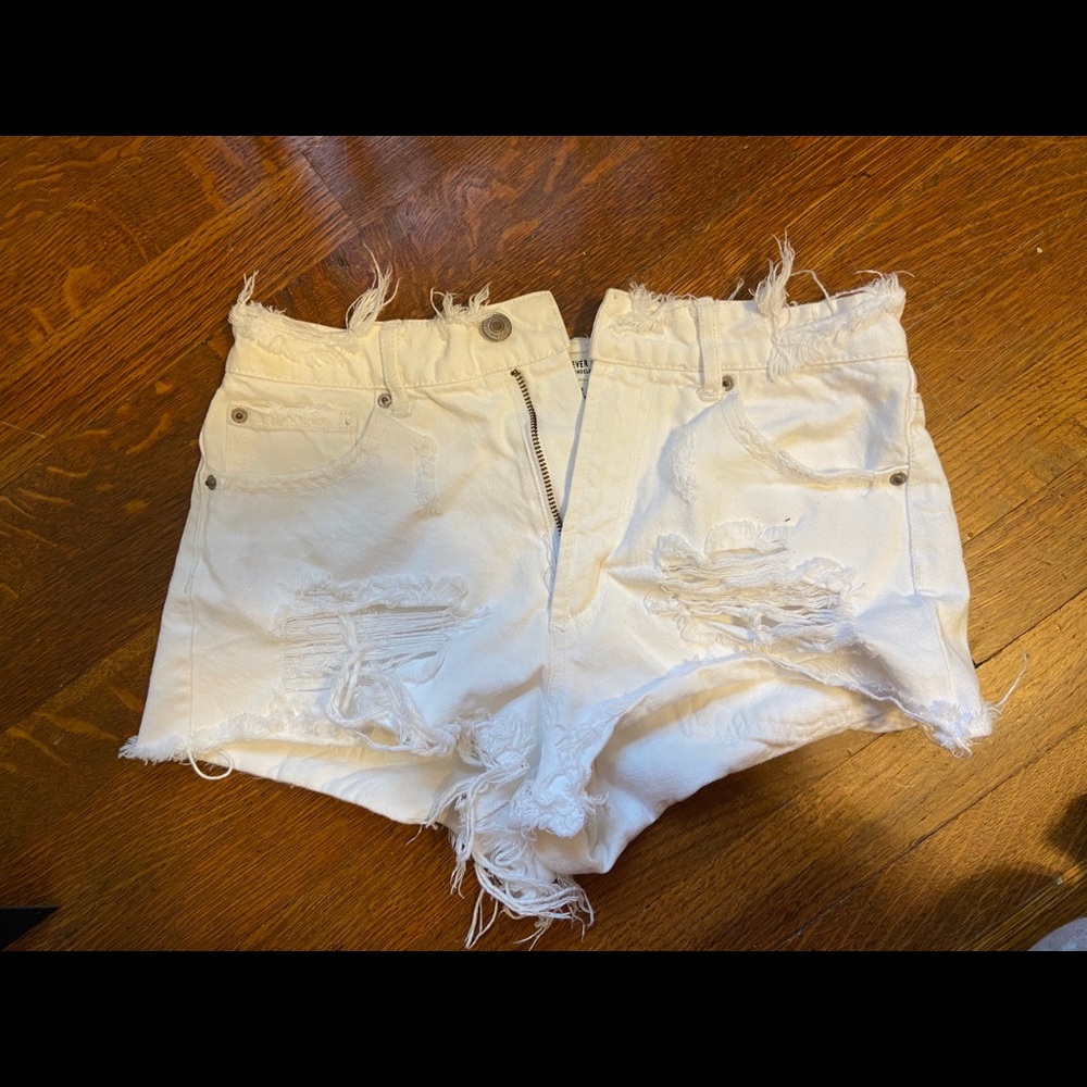 white distressed jean shorts